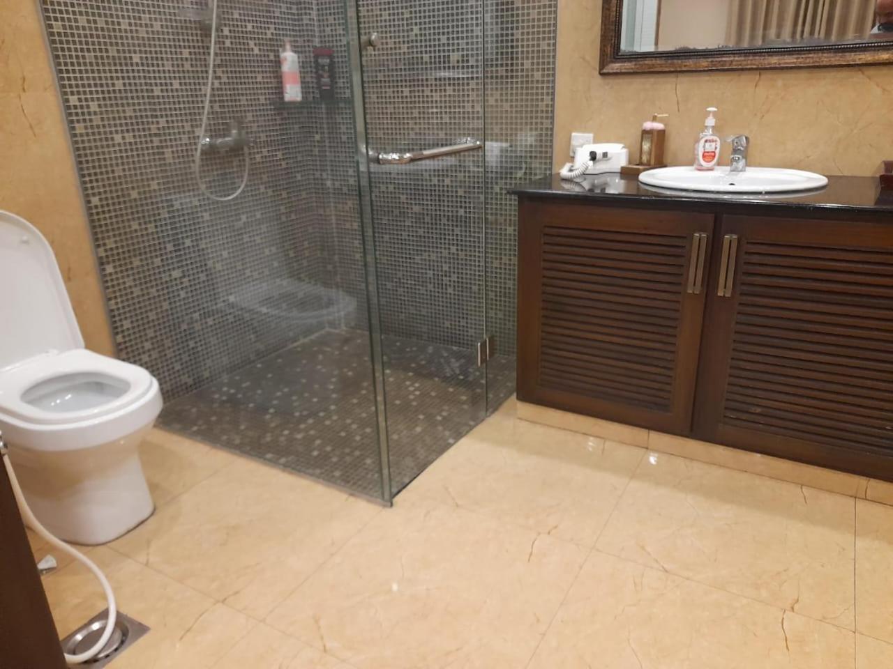 Grand Regent Hotel And Suites Faisalabad Exterior foto